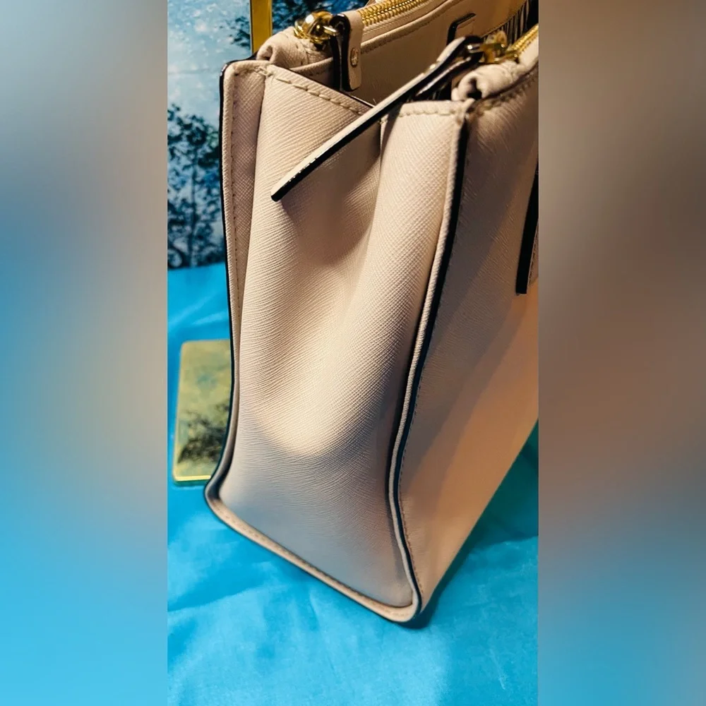 Kate Spade Large Shoulder Bag Beige EUC 3 Big Compartments B & W Striped Lining - Picture 9 of 14